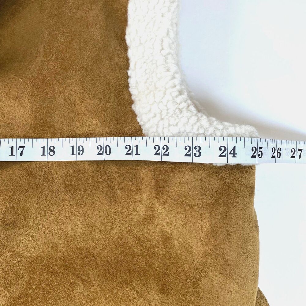 Old Navy Sherpa Lined Faux Suede Vest Womens Size L Cream Camel Brown Jacket - Picture 15 of 16